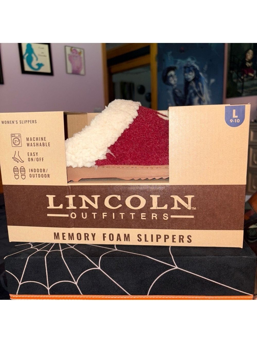 Lincoln Outfitters Red Memory Foam Slippers